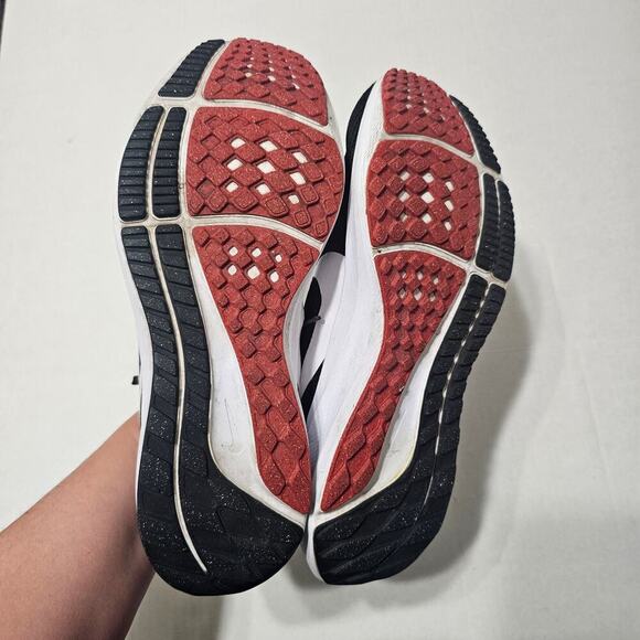 NIKE Air Zoom Pegasus 40 in Black and Crimson Red Men's Size 9 - Picture 7 of 10